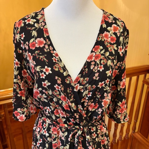 Floral Boho Feminine Ruffle Tiered Flutter Dress Sz S - Picture 2 of 9